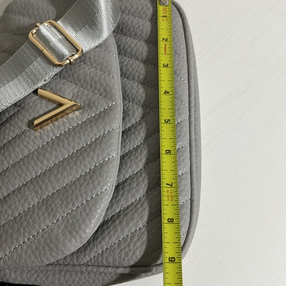Gray Crossbody 🌺 - Picture 7 of 8